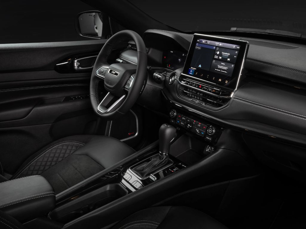 Interior do Jeep Compass 2025