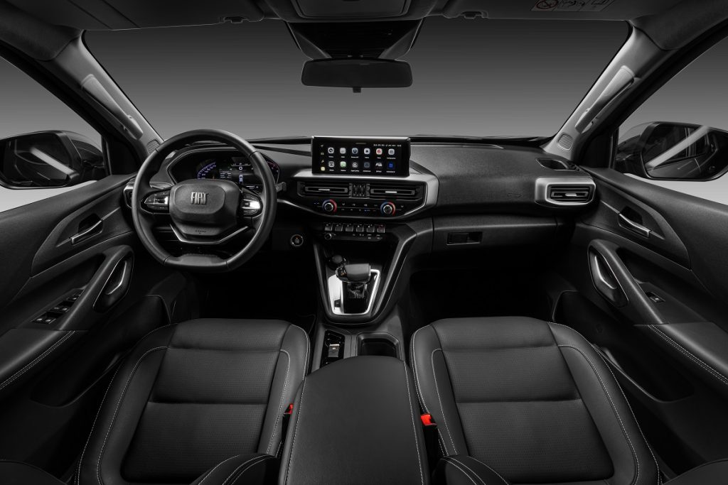 Interior e Painel da Fiat Titano Ranch 2026