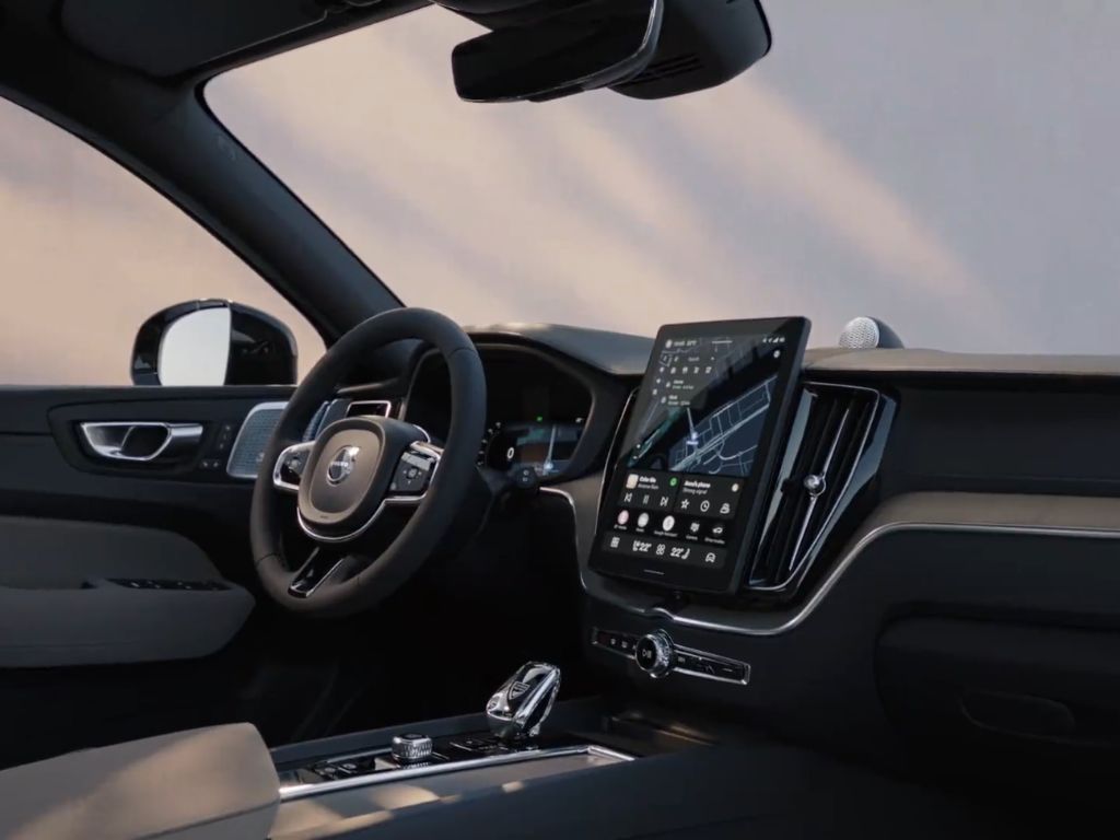 Interior e painel do Volvo XC60 2025