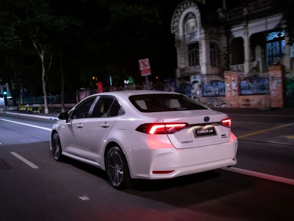 Corolla Altis Hybrid 2020