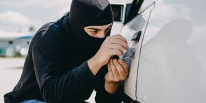 Por que carros mais velhos são alvos de ladrões no Brasil